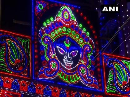 Kolkata lit up with colourful lights for Diwali | Kolkata lit up with colourful lights for Diwali