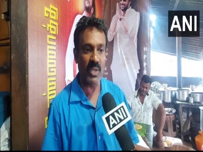 Trichy: Eatery owner sells dosa at Re 1 as token of prayer for Rajinikanth's movie 'Annaatthe' | Trichy: Eatery owner sells dosa at Re 1 as token of prayer for Rajinikanth's movie 'Annaatthe'