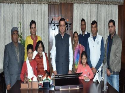 Uttarakhand CM meets newly commissioned Army officer Jyoti Nainwal | Uttarakhand CM meets newly commissioned Army officer Jyoti Nainwal
