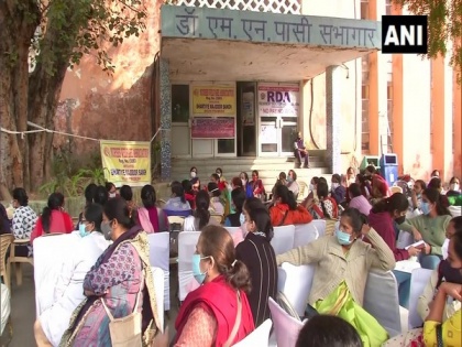 Medical staff of Delhi's Hindu Rao Hospital go on indefinite strike due to non-payment of salary, emergency services to continue | Medical staff of Delhi's Hindu Rao Hospital go on indefinite strike due to non-payment of salary, emergency services to continue