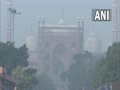 Parts of northern India wake up to dense layer of smog amid rising air pollution concerns | Parts of northern India wake up to dense layer of smog amid rising air pollution concerns