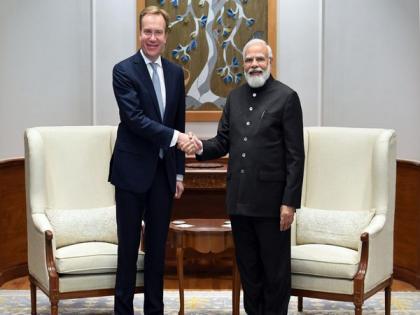 PM Modi meets World Economic Forum president, highlights India's economic reforms | PM Modi meets World Economic Forum president, highlights India's economic reforms