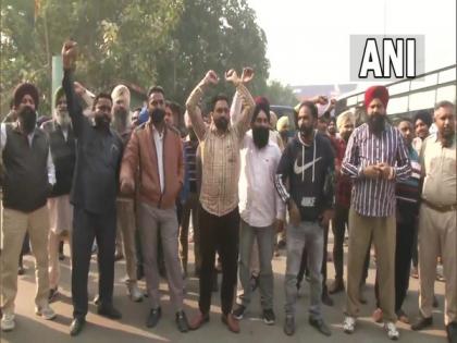 Punjab: Contractual employees to hold indefinite strike soon | Punjab: Contractual employees to hold indefinite strike soon