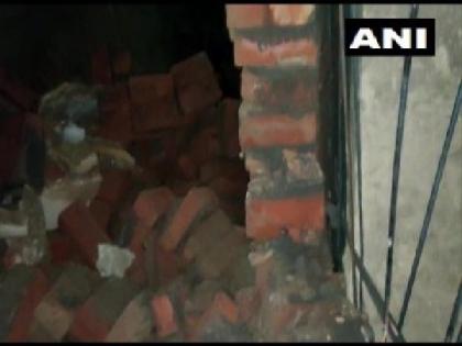 2 dead after under-construction building collapses in UP's Gautam Buddh Nagar | 2 dead after under-construction building collapses in UP's Gautam Buddh Nagar