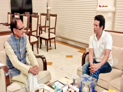 Sachin Tendulkar meets Madhya Pradesh CM in Bhopal | Sachin Tendulkar meets Madhya Pradesh CM in Bhopal