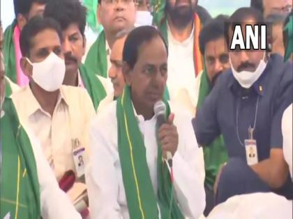 Telangana Rashtra Samithi stages protest in Hyderabad against Centre over paddy procurement | Telangana Rashtra Samithi stages protest in Hyderabad against Centre over paddy procurement