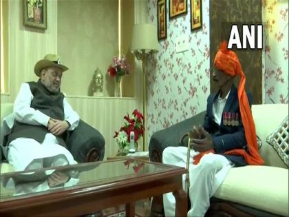 Amit Shah meets 1971 India-Pak war hero Bhairo Singh Rathore in Jaisalmer | Amit Shah meets 1971 India-Pak war hero Bhairo Singh Rathore in Jaisalmer