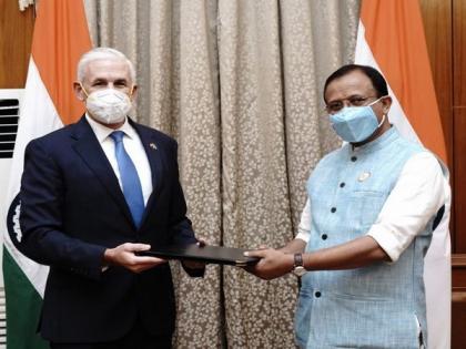 MoS Muraleedharan receives credentials from UN Resident Coordinator in India | MoS Muraleedharan receives credentials from UN Resident Coordinator in India