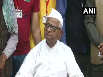 Pune: Anna Hazare admitted to hospital following chest pain | Pune: Anna Hazare admitted to hospital following chest pain