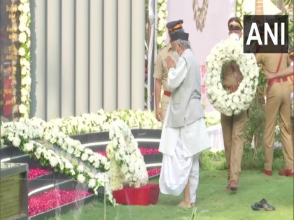 Maharashtra Governor, others pay tribute to security personnel on 26/11 anniversary | Maharashtra Governor, others pay tribute to security personnel on 26/11 anniversary
