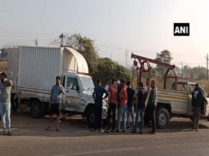 2 dead after pick truck ploughed into religious procession in Pune | 2 dead after pick truck ploughed into religious procession in Pune
