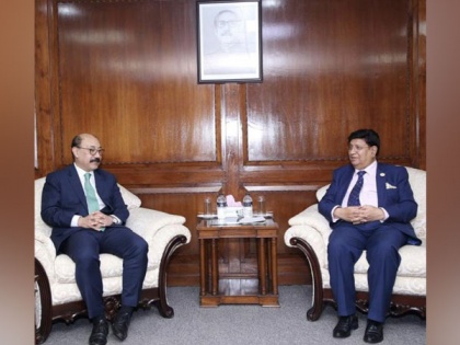Shringla reviews wide-ranging cooperation including COVID-19 with Bangladesh Foreign Minister | Shringla reviews wide-ranging cooperation including COVID-19 with Bangladesh Foreign Minister