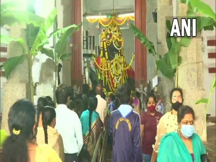 Three day groundnut festival 'Kadalekai Parishe' begins in Bengaluru | Three day groundnut festival 'Kadalekai Parishe' begins in Bengaluru