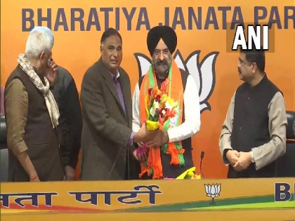 Former SAD leader Manjinder Singh Sirsa joins BJP | Former SAD leader Manjinder Singh Sirsa joins BJP
