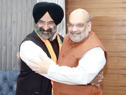 Home Minister Amit Shah welcomes Manjinder Singh Sirsa into BJP | Home Minister Amit Shah welcomes Manjinder Singh Sirsa into BJP