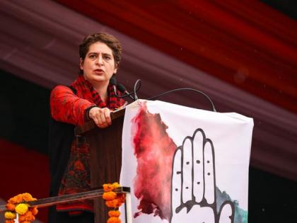 Does not listen to poor, middle class; only thinks of benefit of few capitalist friends: Priyanka Gandhi slams Yogi govt | Does not listen to poor, middle class; only thinks of benefit of few capitalist friends: Priyanka Gandhi slams Yogi govt