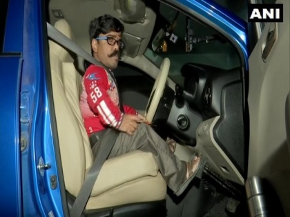 Hyderabad man becomes India's first dwarf to obtain driving license | Hyderabad man becomes India's first dwarf to obtain driving license