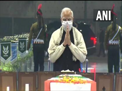PM Modi visits Palam Airbase, pays respects to CDS General Rawat, others who died in chopper crash | PM Modi visits Palam Airbase, pays respects to CDS General Rawat, others who died in chopper crash