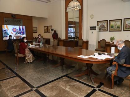 Delhi LG reviews status of traffic management in national capital, emphasizes its linkage with Pollution | Delhi LG reviews status of traffic management in national capital, emphasizes its linkage with Pollution