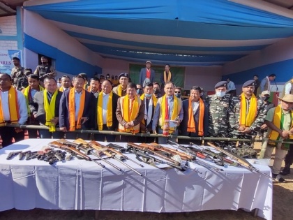 67 cadres of Dimasa National Liberation Army surrender in Assam's Karbi Anglong | 67 cadres of Dimasa National Liberation Army surrender in Assam's Karbi Anglong