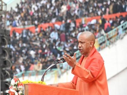 UP Polls: SP's list of candidates confirms it is 'tamanchawadi' party, says Yogi Adityanath | UP Polls: SP's list of candidates confirms it is 'tamanchawadi' party, says Yogi Adityanath