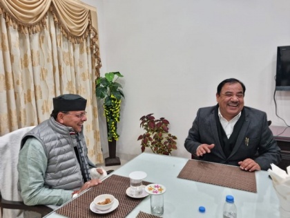 Harak Singh Rawat meets Uttarakhand CM at his residence | Harak Singh Rawat meets Uttarakhand CM at his residence