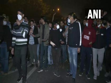 Doctors' body calls for shutdown of healthcare institutions, Delhi police registers FIR over protest | Doctors' body calls for shutdown of healthcare institutions, Delhi police registers FIR over protest