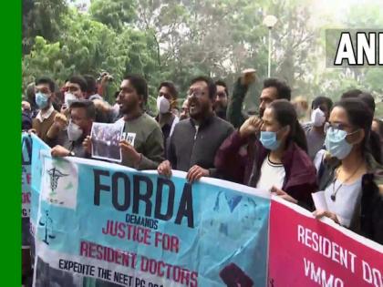 NEET counselling: Resident doctors continue to protest, warns to withdraw health care services form tomorrow | NEET counselling: Resident doctors continue to protest, warns to withdraw health care services form tomorrow