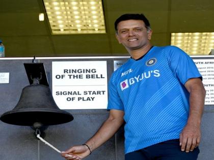 SA vs Ind, 1st Test: Dravid rings bell before start of play on Day 4 at SuperSport Park | SA vs Ind, 1st Test: Dravid rings bell before start of play on Day 4 at SuperSport Park