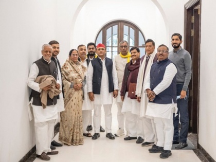 UP Polls: Akhilesh meets with allies to discuss 'future of Uttar Pradesh' | UP Polls: Akhilesh meets with allies to discuss 'future of Uttar Pradesh'