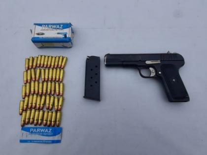 Punjab: BSF seizes drugs, arms from Ferozepur, Amritsar | Punjab: BSF seizes drugs, arms from Ferozepur, Amritsar Punjab: BSF seizes drugs, arms from Ferozepur, Amritsar | Punjab: BSF seizes drugs, arms from Ferozepur, Amritsar