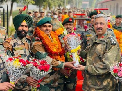 Army bids farewell to Param Vir Chakra awardee Subedar Major Yogendra Singh Yadav | Army bids farewell to Param Vir Chakra awardee Subedar Major Yogendra Singh Yadav Army bids farewell to Param Vir Chakra awardee Subedar Major Yogendra Singh Yadav | Army bids farewell to Param Vir Chakra awardee Subedar Major Yogendra Singh Yadav