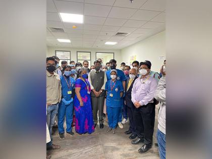 Mansukh Mandviya congratulates healthcare workers at AIIMS Kalyani in WB as India surpasses 150 cr COVID vaccination mark | Mansukh Mandviya congratulates healthcare workers at AIIMS Kalyani in WB as India surpasses 150 cr COVID vaccination mark