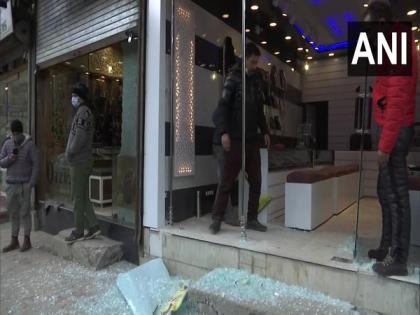 Four civilians injured in grenade attack in Srinagar | Four civilians injured in grenade attack in Srinagar Four civilians injured in grenade attack in Srinagar | Four civilians injured in grenade attack in Srinagar