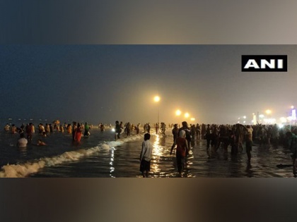 People take holy dip at Gangasagar on Makar Sankranti | People take holy dip at Gangasagar on Makar Sankranti