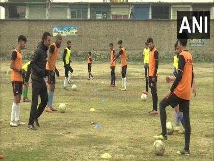 J-K: Children continue football training despite harsh winter conditions in Pulwama | J-K: Children continue football training despite harsh winter conditions in Pulwama