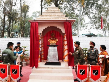 Himachal Pradesh: Kargil War Hero Capt Vikram Batra's bust unveiled at Palampur Military Station | Himachal Pradesh: Kargil War Hero Capt Vikram Batra's bust unveiled at Palampur Military Station