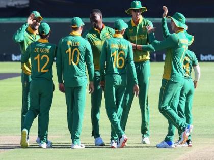 SA vs Ind, 1st ODI: Bavuma, van der Dussen and bowlers help hosts register 31-run win | SA vs Ind, 1st ODI: Bavuma, van der Dussen and bowlers help hosts register 31-run win