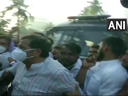 Mumbai BJP chief detained during protest against Nana Patole over his 'I can hit, abuse Modi' remark | Mumbai BJP chief detained during protest against Nana Patole over his 'I can hit, abuse Modi' remark