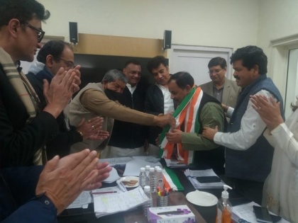 Expelled Uttarakhand BJP Minister Harak Singh Rawat joins Congress | Expelled Uttarakhand BJP Minister Harak Singh Rawat joins Congress