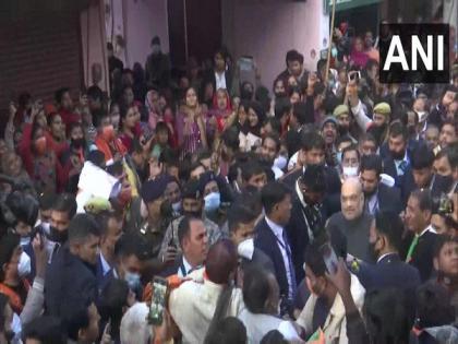 UP Assembly polls: Amit Shah holds door-to-door campaign in Gautam Buddha Nagar | UP Assembly polls: Amit Shah holds door-to-door campaign in Gautam Buddha Nagar