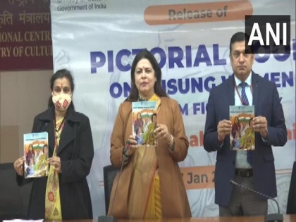 Meenakashi Lekhi releases pictorial book on 'India's Women Unsung Heroes' of freedom struggle as part of Azadi ka Amrit Mahotsav | Meenakashi Lekhi releases pictorial book on 'India's Women Unsung Heroes' of freedom struggle as part of Azadi ka Amrit Mahotsav