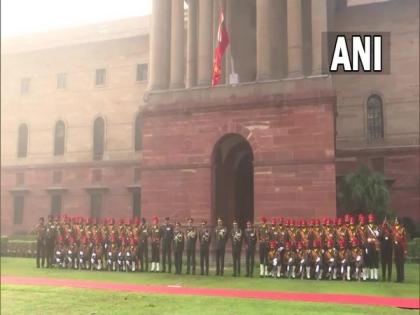 New Army Vice Chief Lt Gen Manoj Pande receives Guard of Honour | New Army Vice Chief Lt Gen Manoj Pande receives Guard of Honour