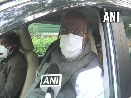 Mallikarjun Kharge terms Union Budget 'pro-capitalist' | Mallikarjun Kharge terms Union Budget 'pro-capitalist'