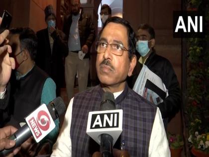 Pralhad Joshi calls Rahul Gandhi 'mindless leader' who needs lessons in history | Pralhad Joshi calls Rahul Gandhi 'mindless leader' who needs lessons in history Pralhad Joshi calls Rahul Gandhi 'mindless leader' who needs lessons in history | Pralhad Joshi calls Rahul Gandhi 'mindless leader' who needs lessons in history