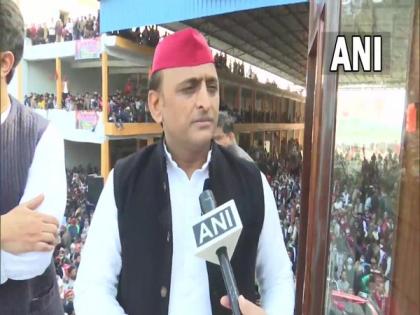 Akhilesh Yadav condemns attack on Owaisi, says 'who to blame for violence' | Akhilesh Yadav condemns attack on Owaisi, says 'who to blame for violence' Akhilesh Yadav condemns attack on Owaisi, says 'who to blame for violence' | Akhilesh Yadav condemns attack on Owaisi, says 'who to blame for violence'