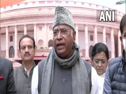 PM has forgotten to maintain dignity while speaking in Parliament: Congress | PM has forgotten to maintain dignity while speaking in Parliament: Congress