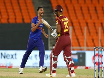 IPL 2022: Prasidh Krishna picked up by RR for Rs 10 cr; Gujarat Titans shell out Rs 10 cr for Lockie Ferguson | IPL 2022: Prasidh Krishna picked up by RR for Rs 10 cr; Gujarat Titans shell out Rs 10 cr for Lockie Ferguson