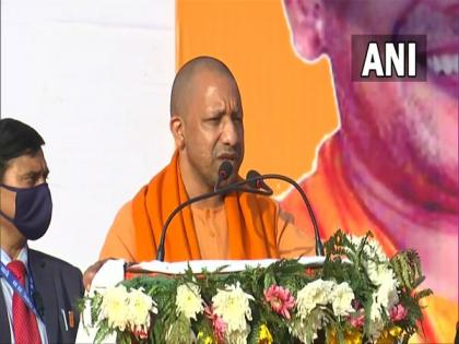 UP: Earlier bombs were thrown at innocent citizens, now Kanwar Yatras are taken out to chants of 'Bum-Bum-Bhole', says Yogi Adityanath | UP: Earlier bombs were thrown at innocent citizens, now Kanwar Yatras are taken out to chants of 'Bum-Bum-Bhole', says Yogi Adityanath