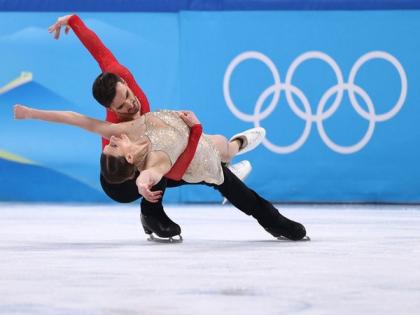 Beijing 2022 Winter Olympics: French ice dancers Gabriella Papadakis, Guillaume Cizeron clinch gold by shattering their world record | Beijing 2022 Winter Olympics: French ice dancers Gabriella Papadakis, Guillaume Cizeron clinch gold by shattering their world record